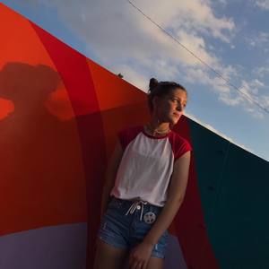 Meet your Posher, Lola